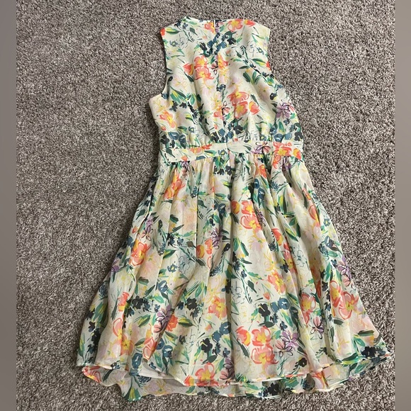 Floral Dress - Picture 7 of 9